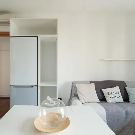 Guesthost - Precotto Mm1 - * 米兰